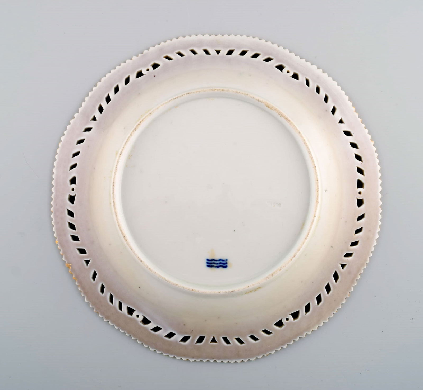 Early and rare Royal Copenhagen Fauna Danica plate in hand-painted porcelain with hunting motif and - 4