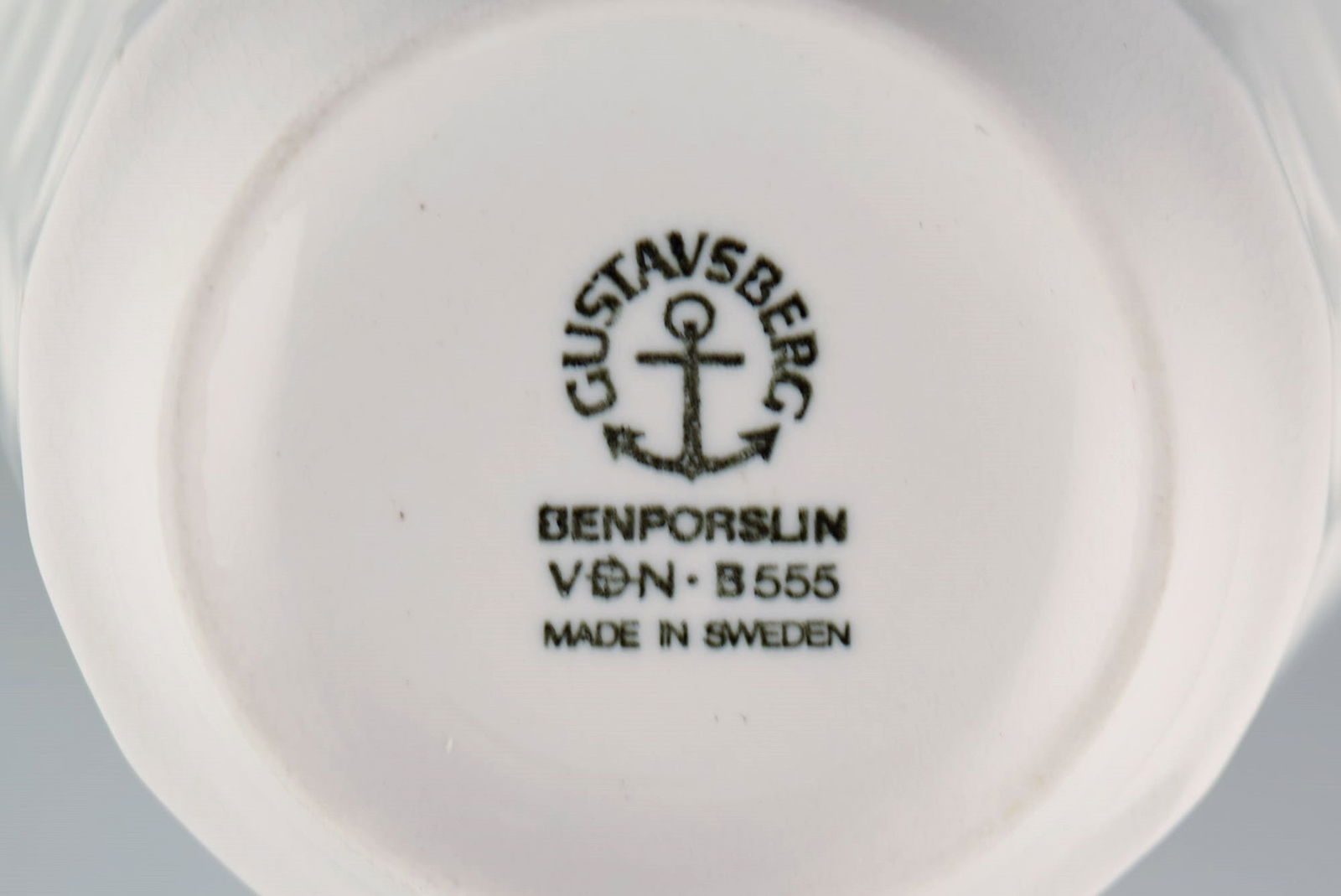 Wilhelm Kåge for Gustavsberg. Six flower pot covers in porcelain. Swedish design, 1960s. - 6