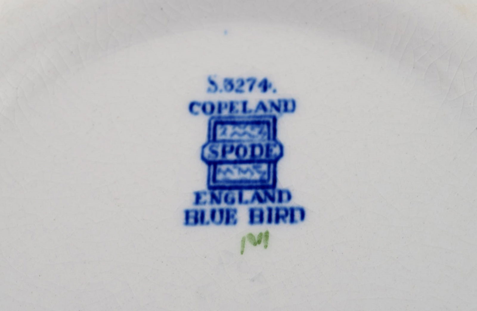 Spode, England. Blue Bird service in hand-painted porcelain. Two teacups with saucers, two plates - 8