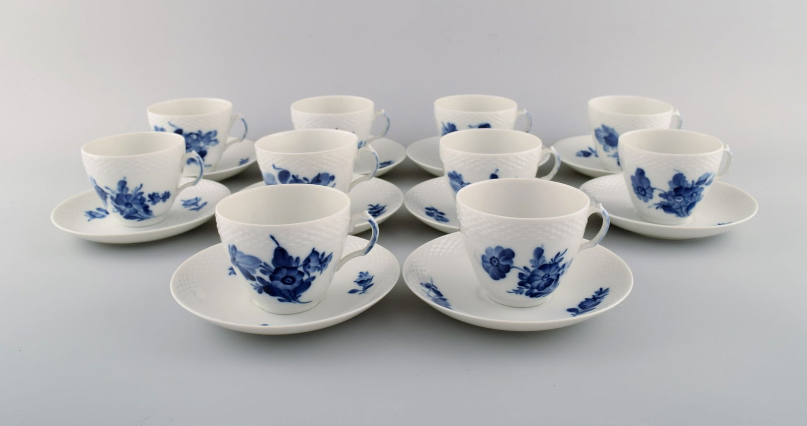 10 Royal Copenhagen Blue Flower Braided coffee cups with saucers. 1960s. Model number 10/8261. (1 of 5)