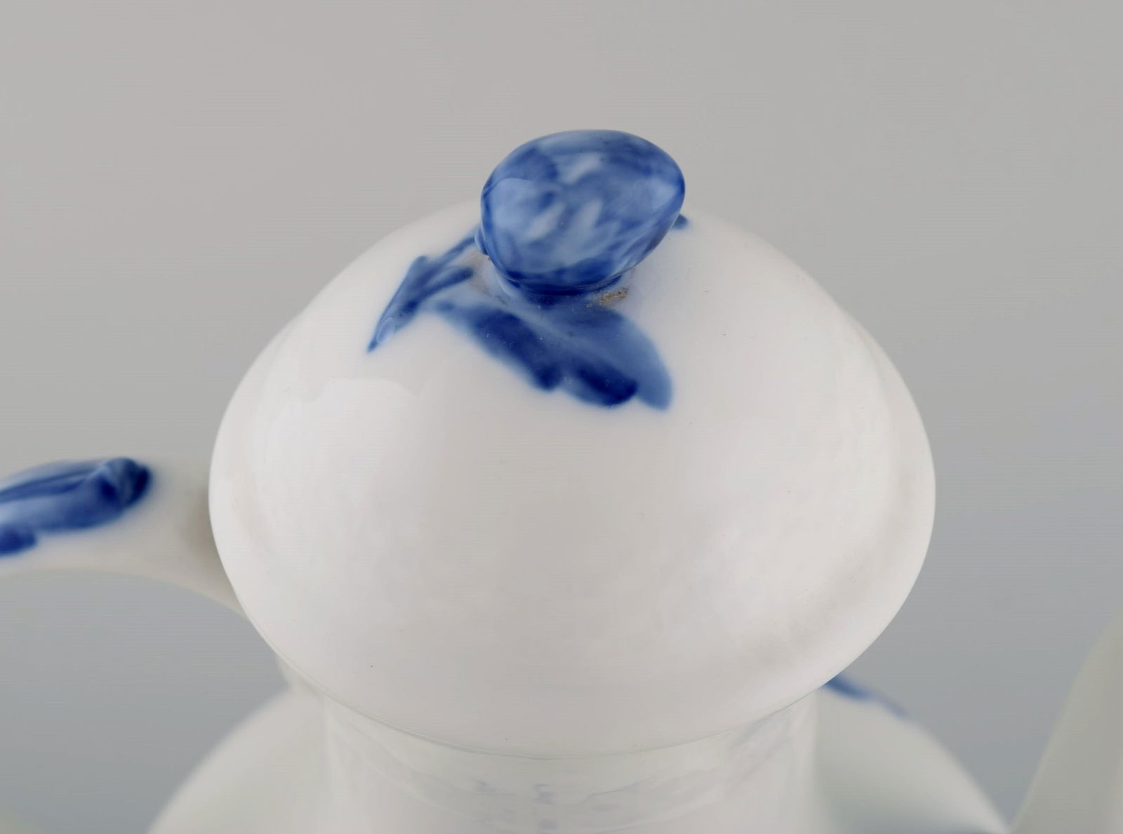 Royal Copenhagen Blue Flower Braided coffee pot. Model number 10/8189. - 6
