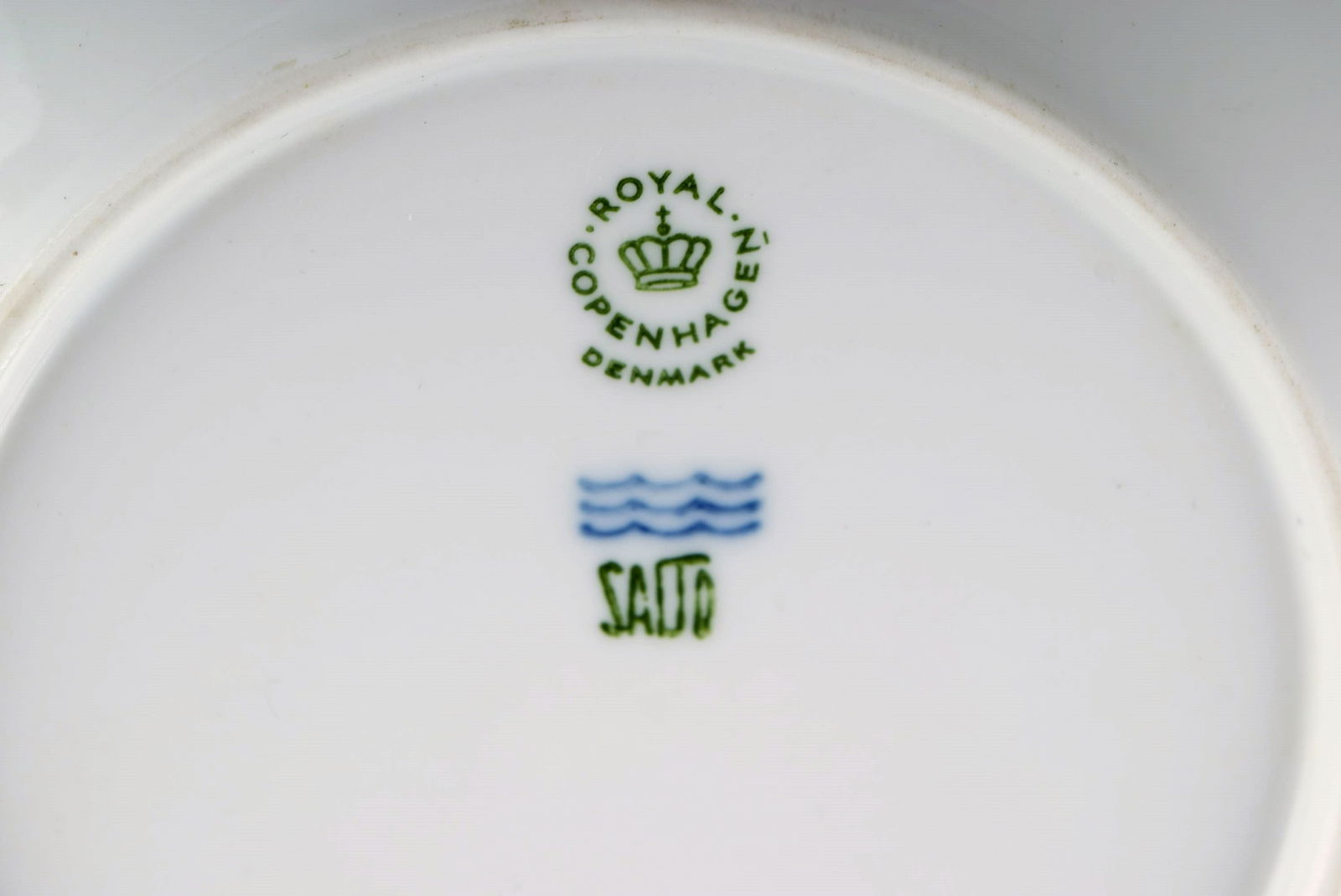 Royal Copenhagen. Salto Service, White. Nine salad plates. 1960s. - 4