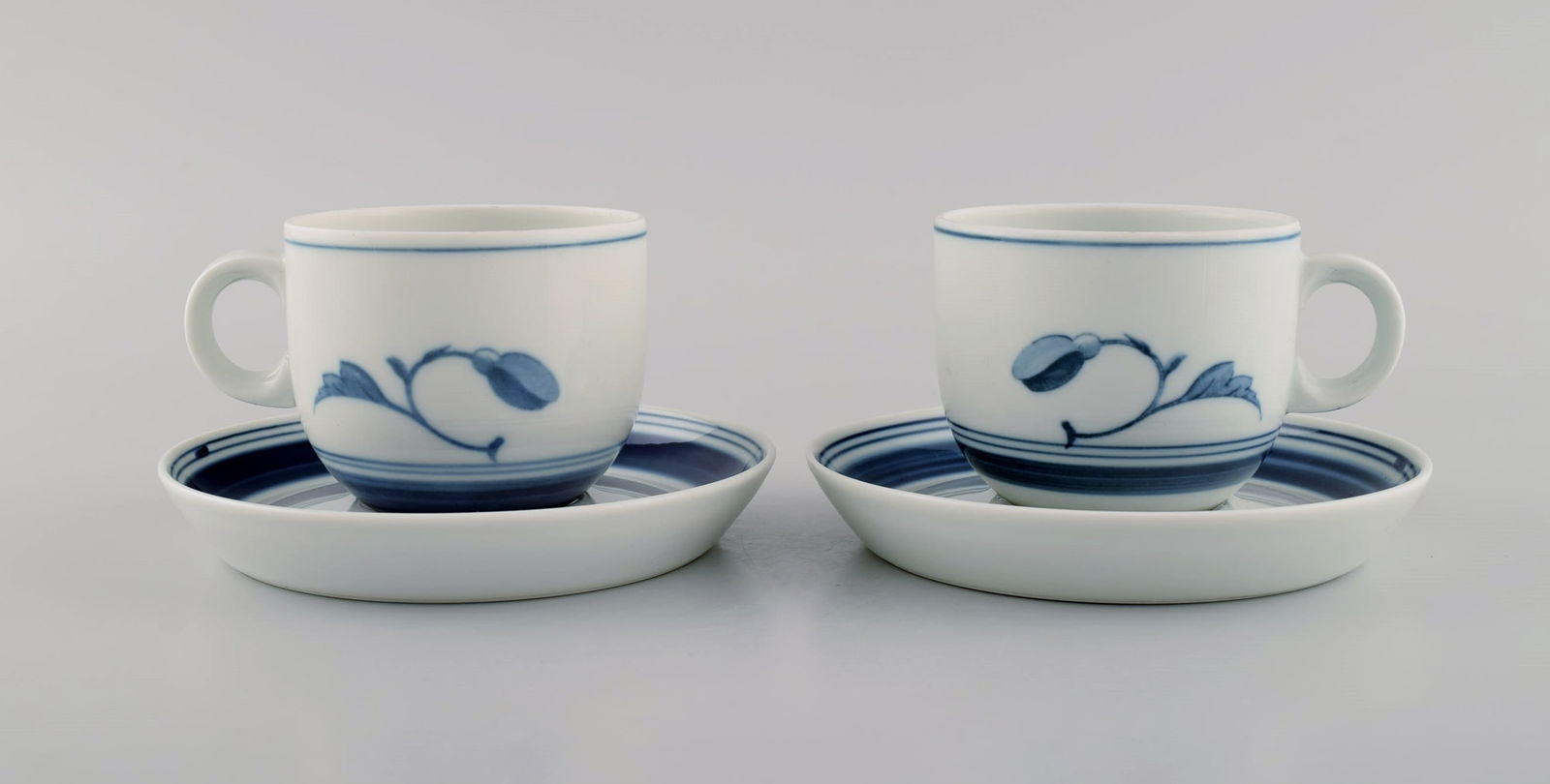 Two Bing & Grøndahl Corinth coffee cups with saucers. Model number 305. 1960s. (1 of 5)