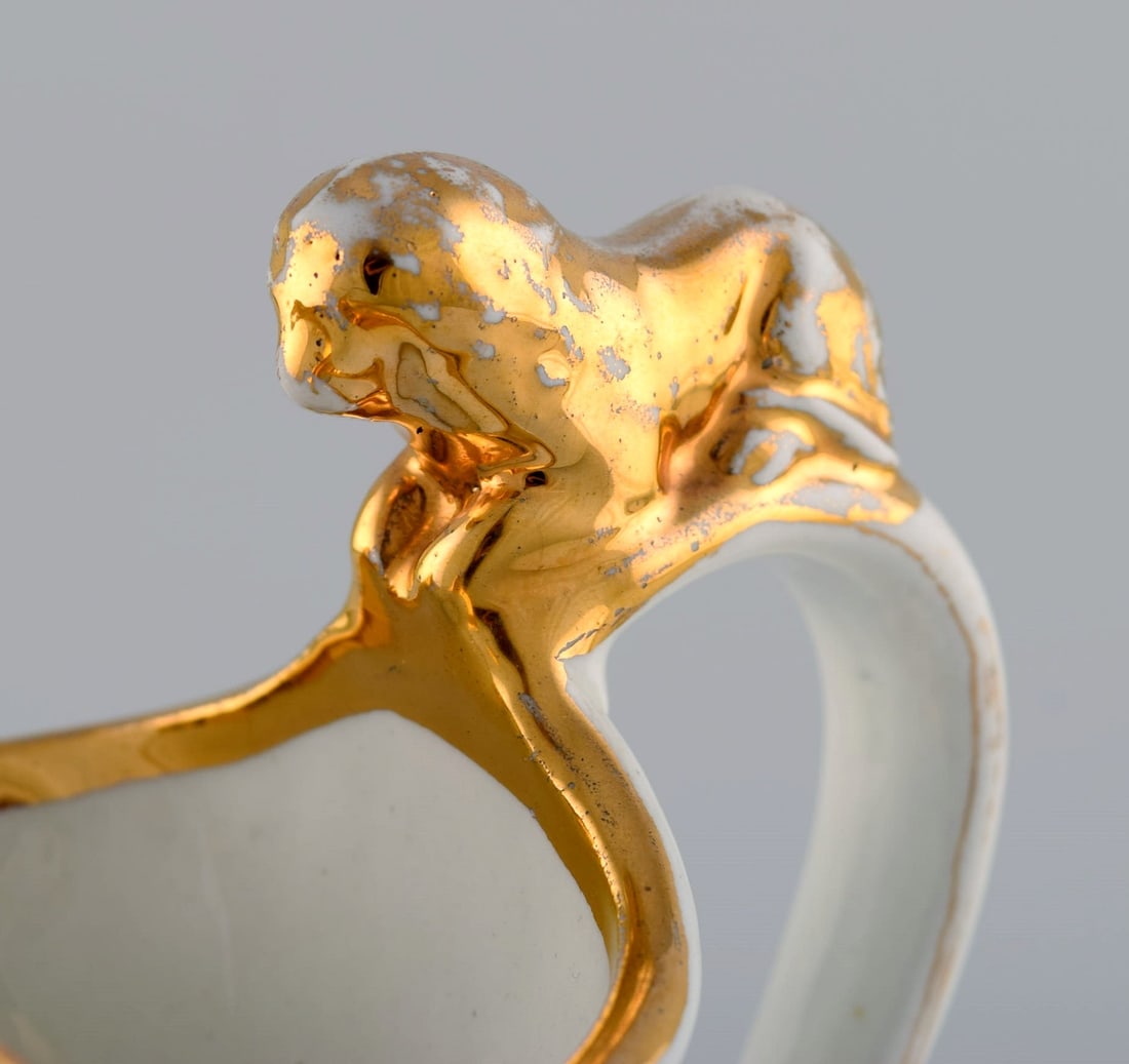 Antique Gustafsberg chocolate jug in porcelain modeled with a lion on the handle. Hand-painted - 7