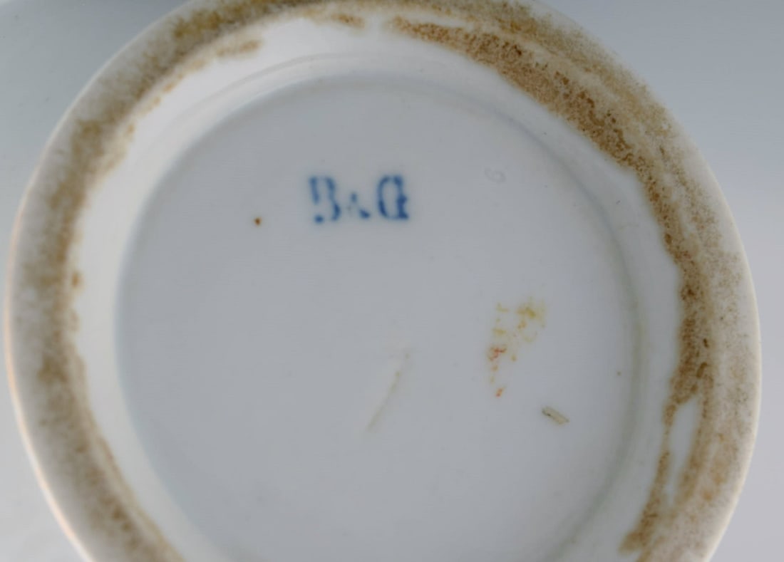 Antique Bing & Grøndahl chocolate jug in porcelain modeled with a lion on the handle. - 6