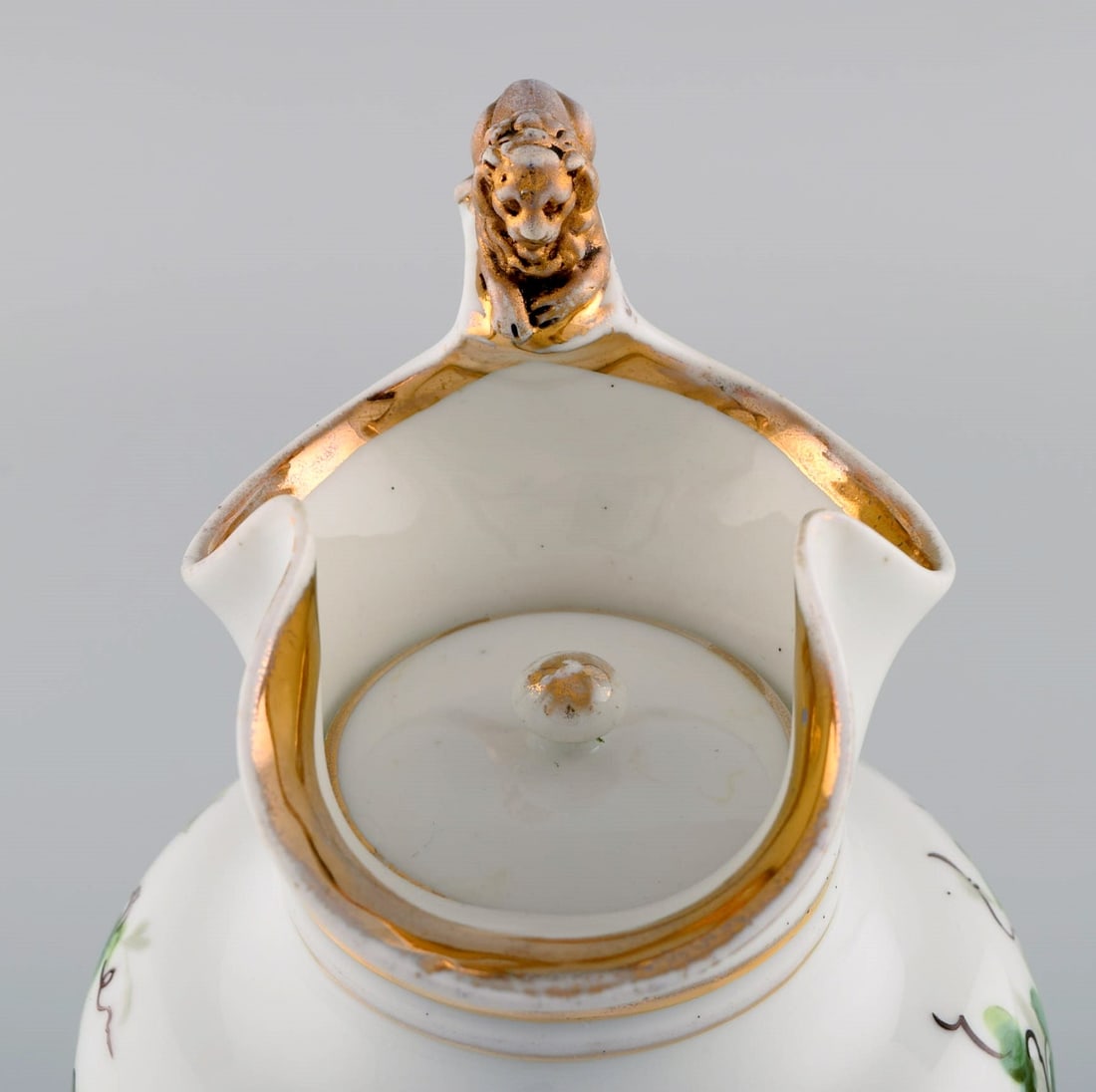 Antique Bing & Grøndahl chocolate jug in porcelain modeled with a lion on the handle. - 3