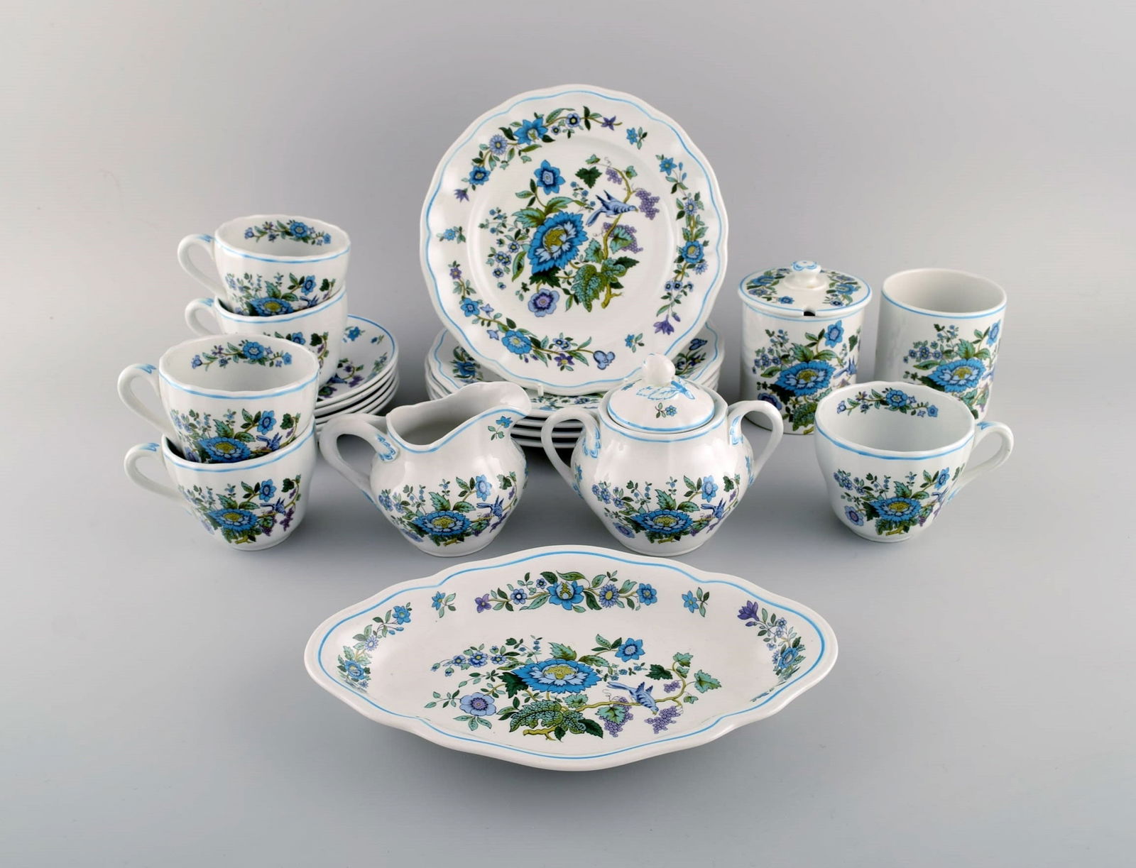 Spode, England. Mulberry coffee service for five people in hand-painted porcelain with floral and (1 of 10)