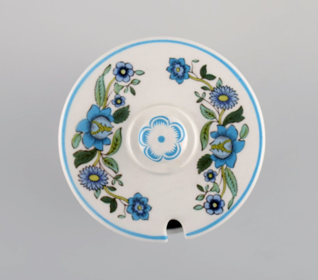 Spode, England. Mulberry coffee service for five people in hand-painted porcelain with floral and - 9