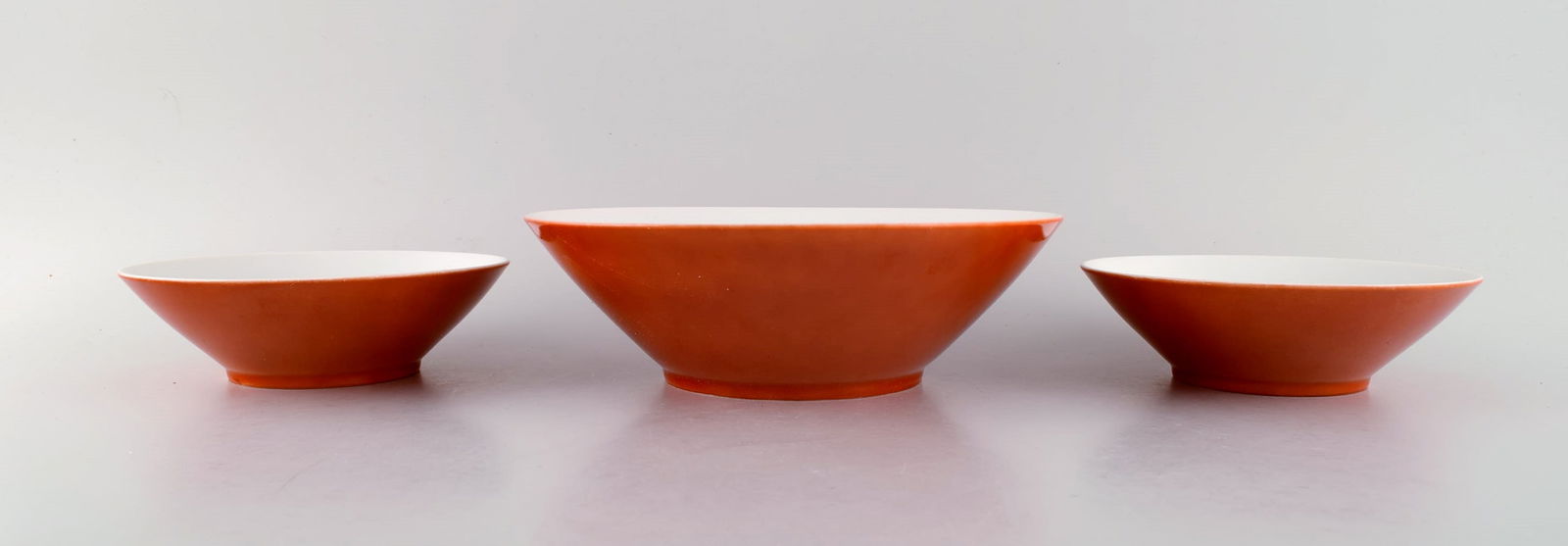 Kenji Fujita for Tackett Associates. Three bowls in porcelain. Dated 1953-56. (1 of 5)