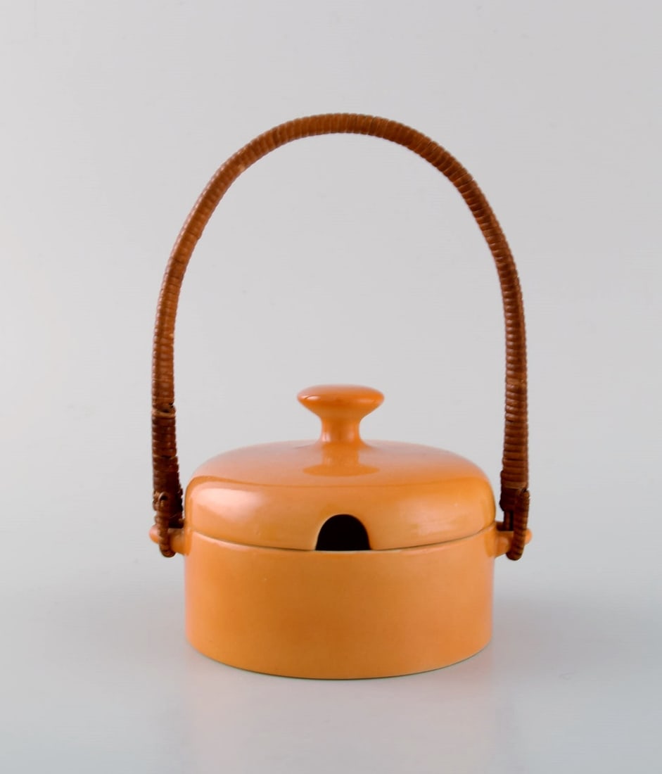 Kenji Fujita for Tackett Associates. Porcelain coffee service for two people. Dated 1953-56. - 3