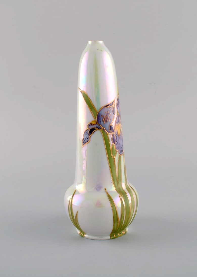 Heubach, Germany. Two antique art nouveau vases in porcelain with hand-painted flowers. Ca. 1900. - 4