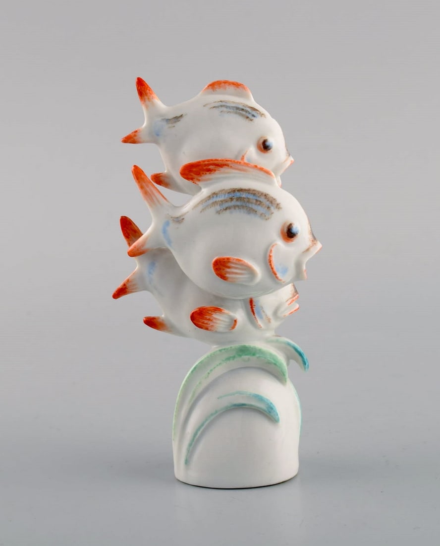Willi Münch-Khe (1885-1960) for Meissen. Art deco figure in hand-painted porcelain. Three fish. - 3