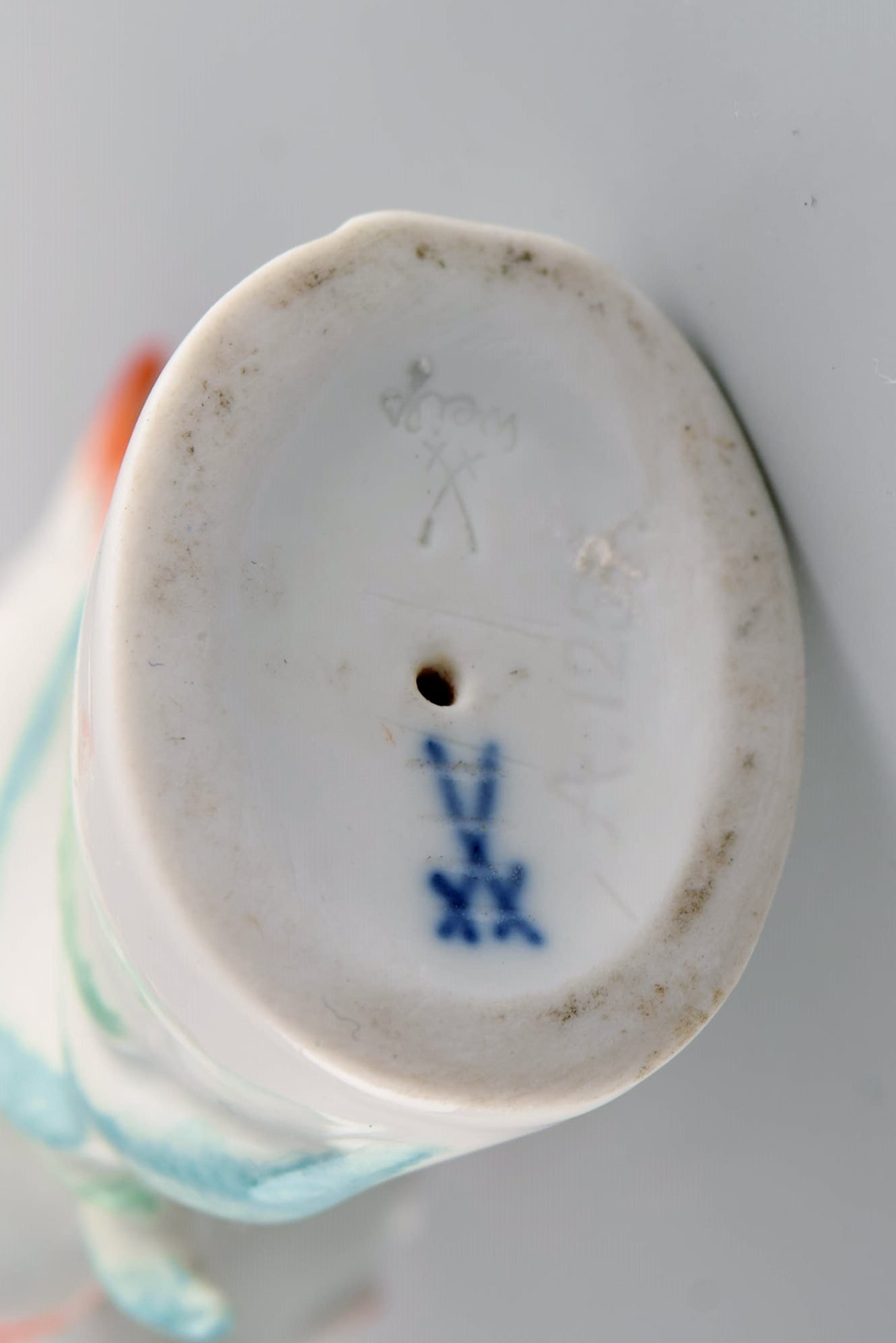 Willi Münch-Khe (1885-1960) for Meissen. Art deco figure in hand-painted porcelain. Three fish. - 6