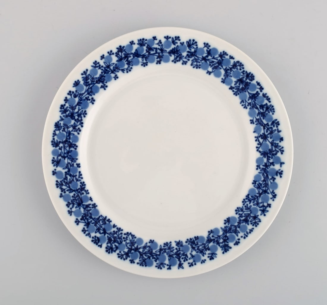 Arabia, Finland. Retro Doria porcelain coffee service with blue floral decoration. 1960s. Consisting - 2