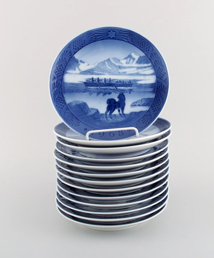 13 Royal Copenhagen Christmas plates from the 1960s / 70s / 80s.: Title: 13 Royal Copenhagen Christmas plates from the 1960s / 70s / 80s. Description: 13 Royal Copenhagen Christmas plates from the 1960s / 70s / 80s. Diameter: 18.5 cm. In excellent condition. Stamped