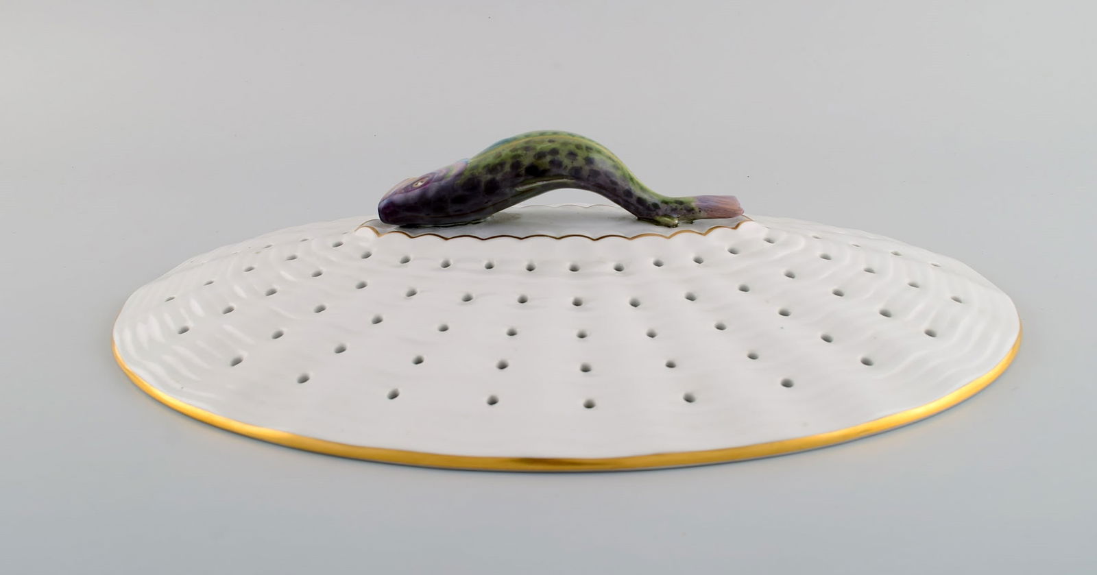 Large Royal Copenhagen Fauna Danica fish grate in hand-painted porcelain with fish and gold - 3