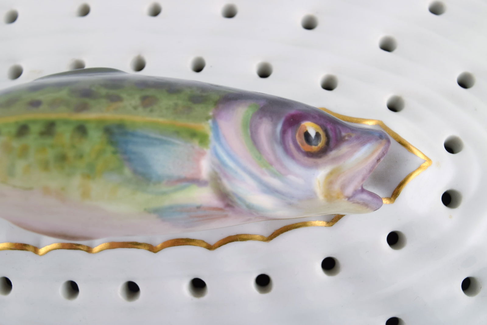 Large Royal Copenhagen Fauna Danica fish grate in hand-painted porcelain with fish and gold - 4