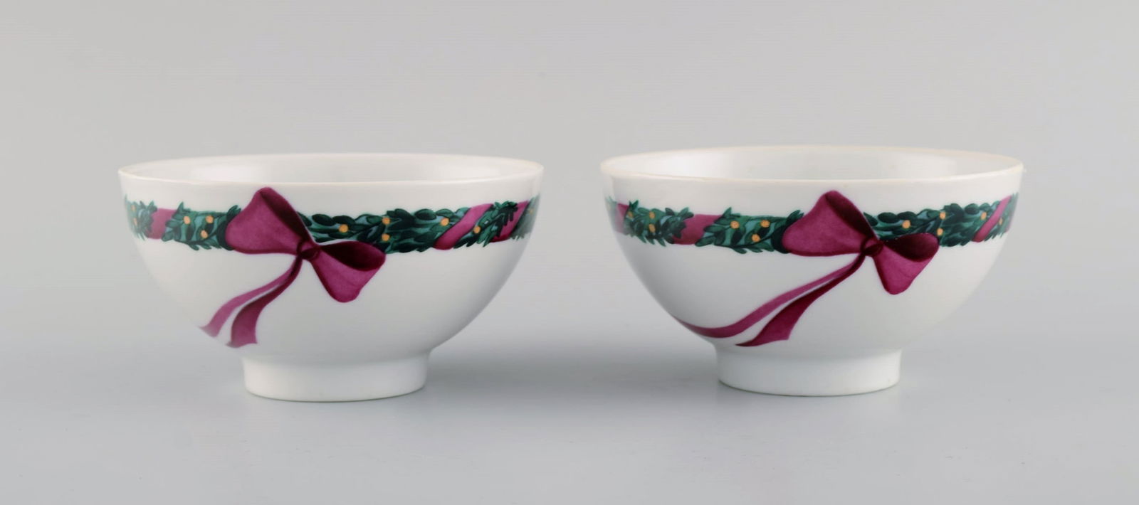 Two Royal Copenhagen Jingle Bells bowls decorated with spruce and ribbon. (1 of 5)