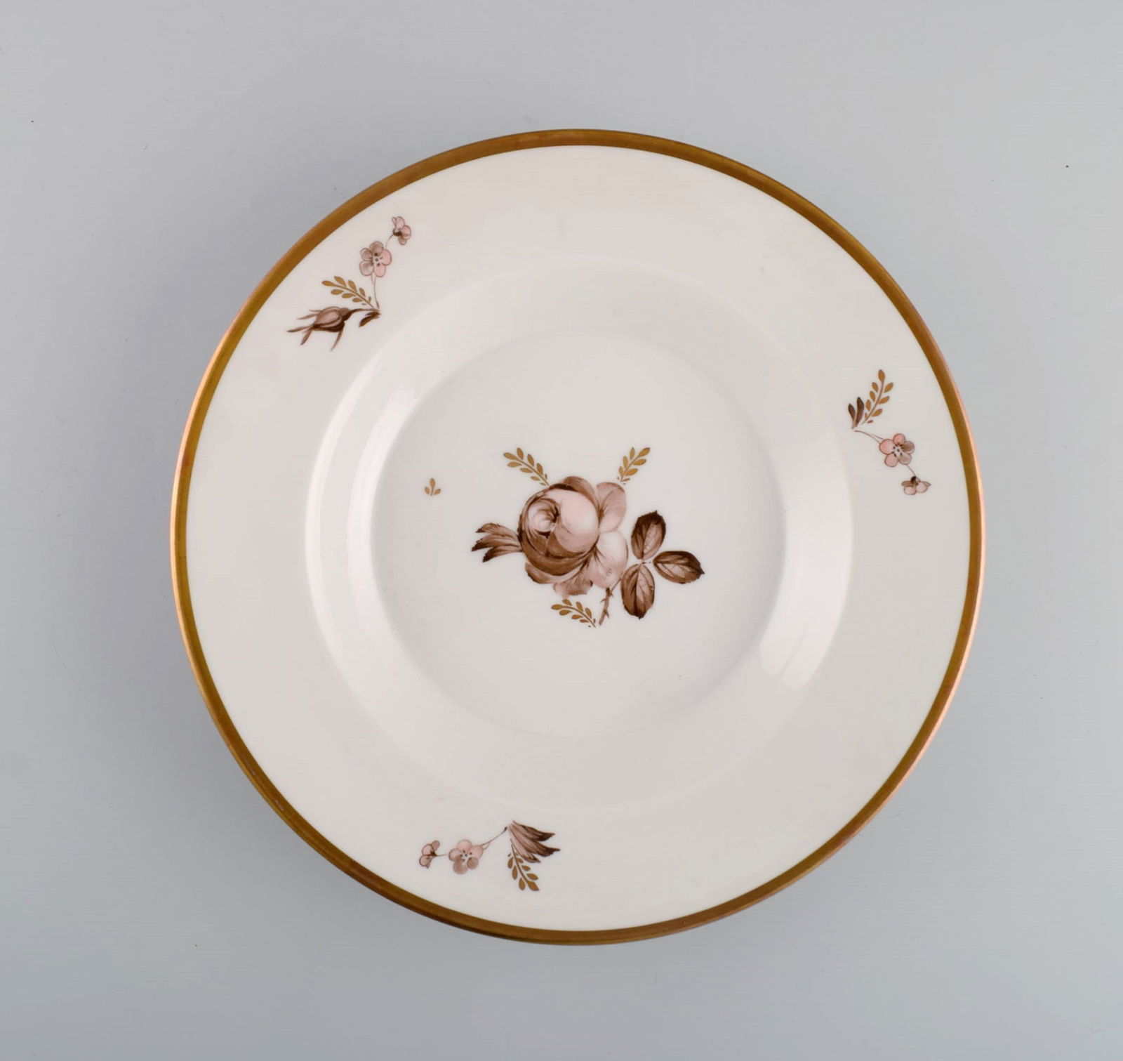 Twelve Royal Copenhagen Brown Rose deep plates. Model number 688/9590. 1960s. - 2