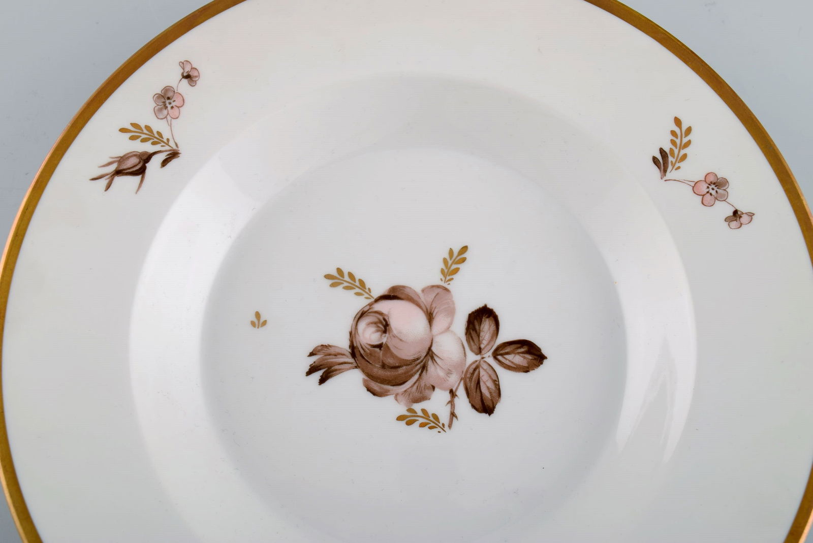 Twelve Royal Copenhagen Brown Rose deep plates. Model number 688/9590. 1960s. - 3
