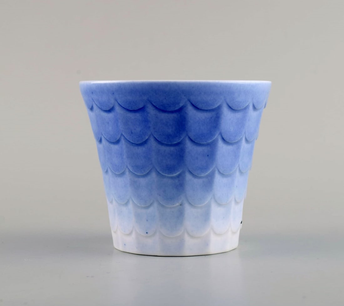 Wilhelm Kåge for Gustavsberg. Six flower pot covers in porcelain. Swedish design, 1960s. - 3