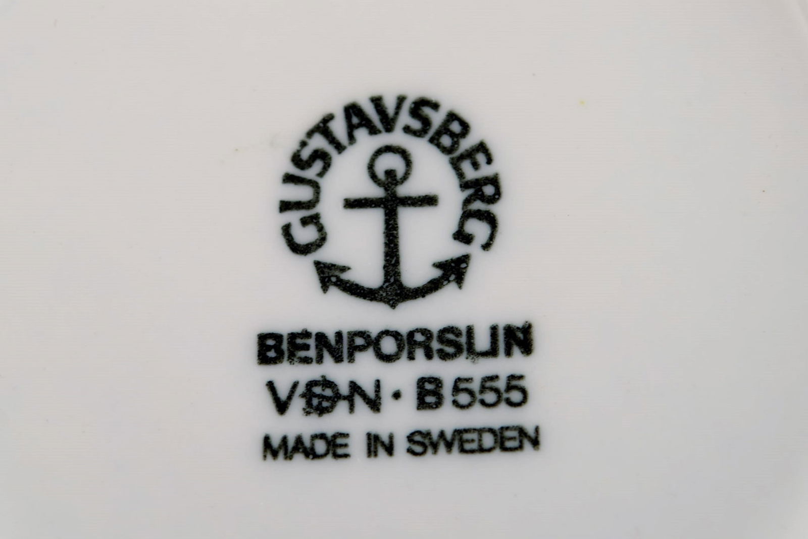 Wilhelm Kåge for Gustavsberg. Six flower pot covers in porcelain. Swedish design, 1960s. - 6