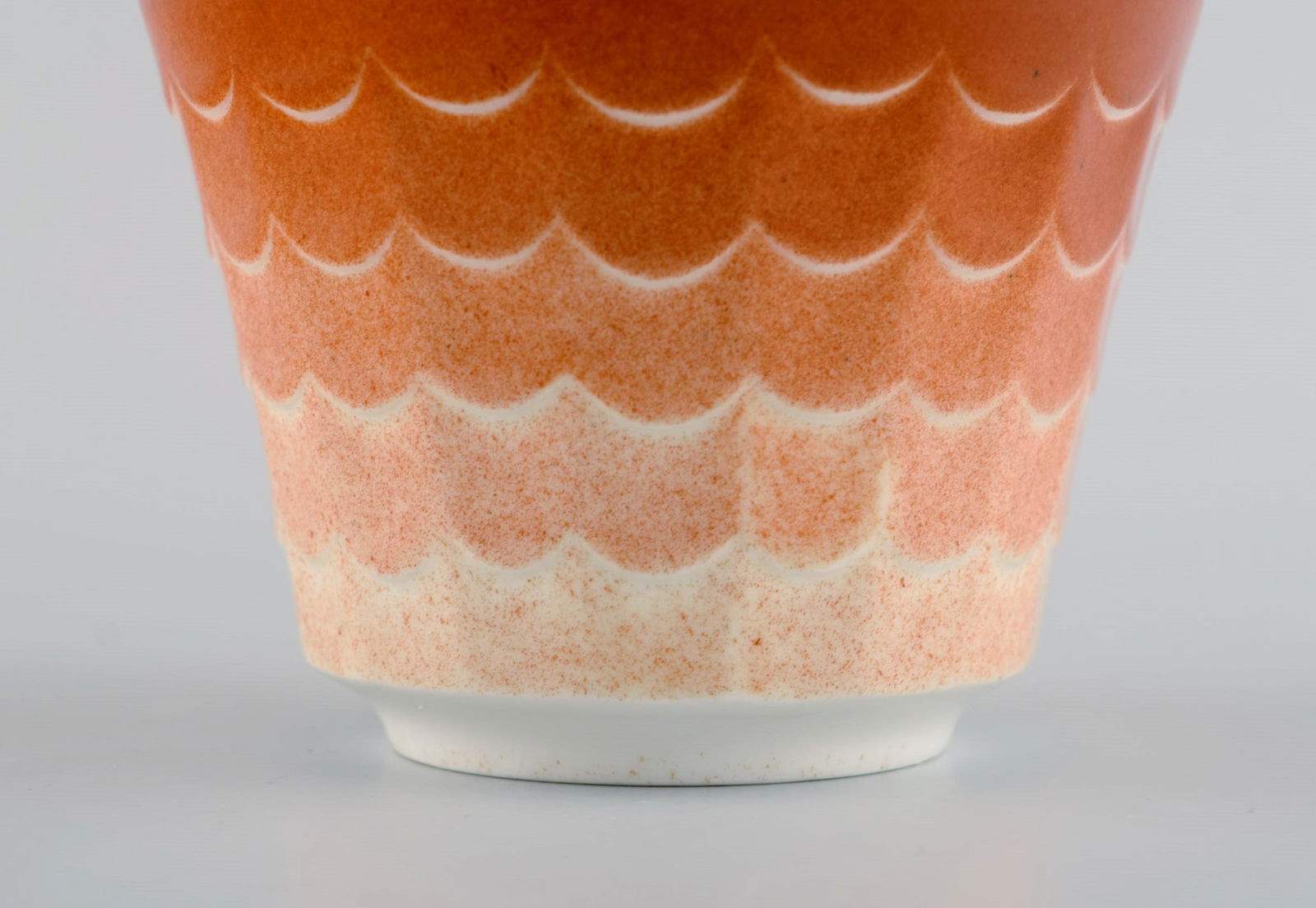 Wilhelm Kåge for Gustavsberg. Six flower pot covers in porcelain. Swedish design, 1960s. - 5