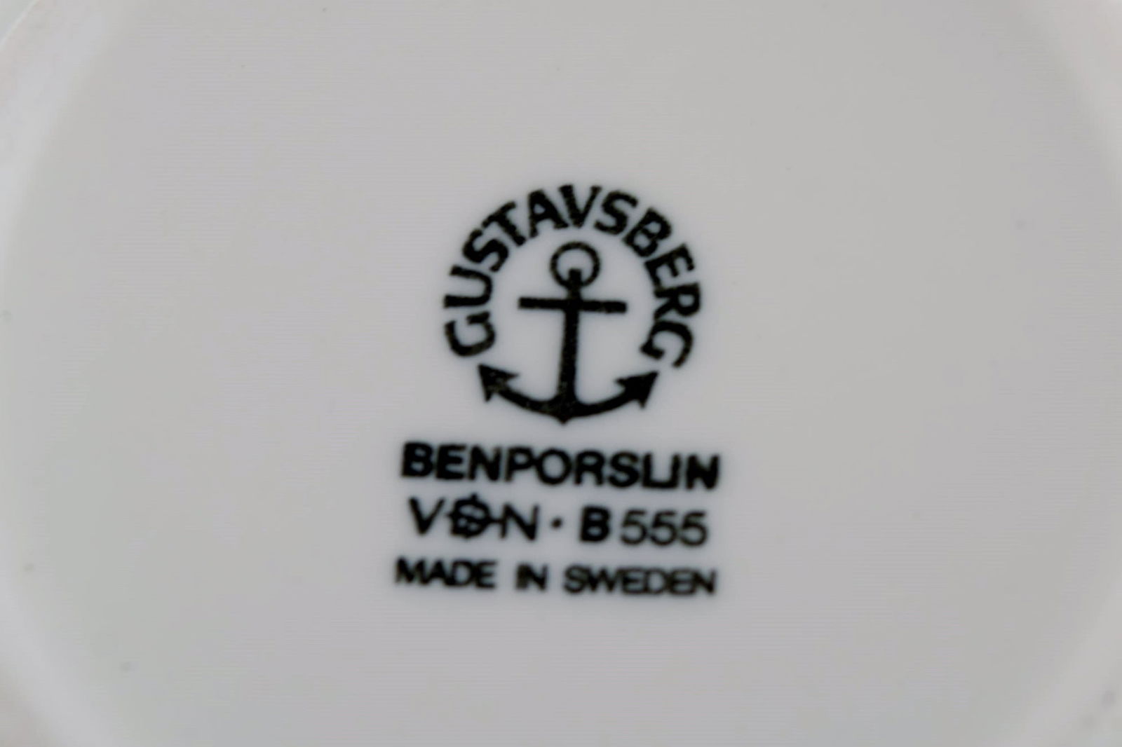 Wilhelm Kåge for Gustavsberg. Six flower pot covers in porcelain. Swedish design, 1960s. - 6