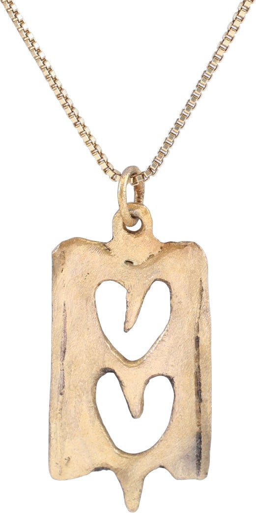 RARE VIKING WOMAN WARRIOR’S BRACELET PENDANT NECKLACE: 10th-11th century AD. Vikings were highly skilled metallurgists, and as a result, breaking metal had supernatural significance for them. Breaking ringjarn (iron rings) as shown on the Larbro Stone,