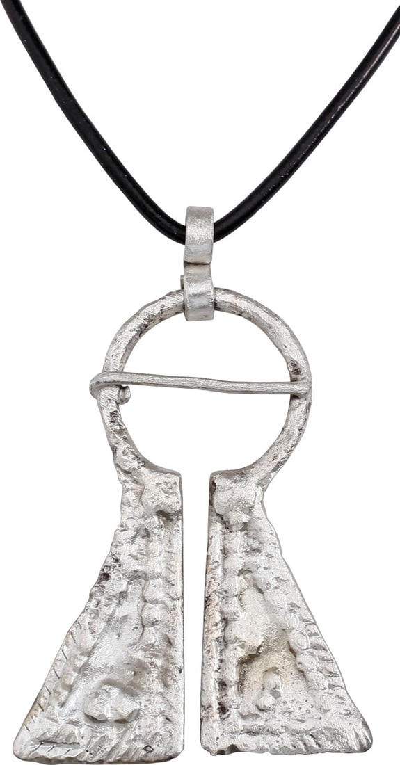 FINE VIKING PROTECTIVE BROOCH, C. 950-1050 AD (1 of 4)