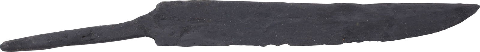 ROMAN SIDE KNIFE, 3RD-5TH CENTURY AD: Slightly under 5 1/4" total length. The straight wedge section single edged blade of the thin fighting section as it was made for slashing and thrusting. Not thick as would be a utility or work knife.