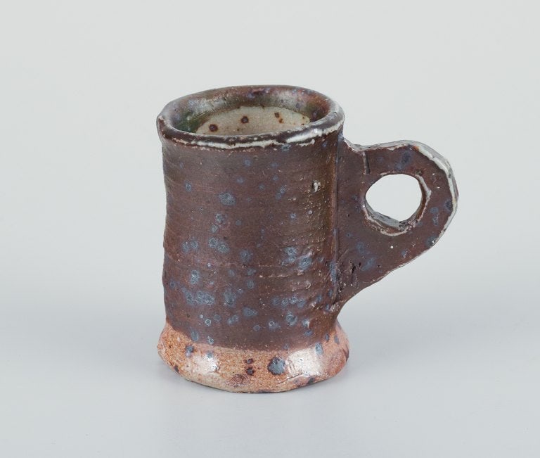 Danish studio ceramicist. Three unique miniature ceramic mugs. Decorated with various earth-toned - 2