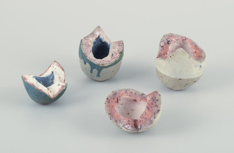 Danish studio ceramicist. Two egg-shaped unique ceramic sculptures. Divided into two parts. - 2
