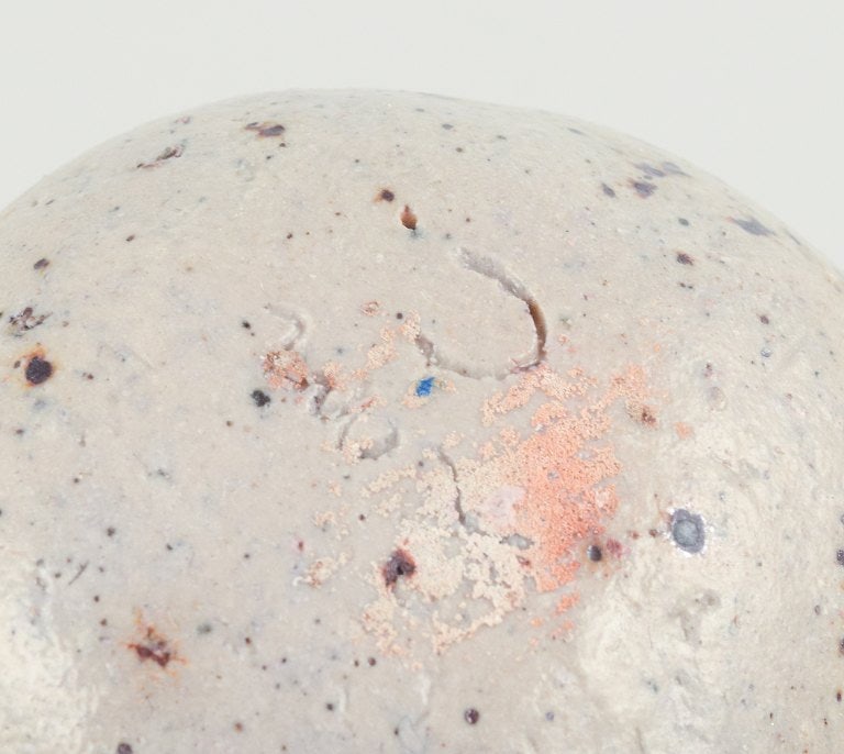 Danish studio ceramicist. Two egg-shaped unique ceramic sculptures. Divided into two parts. - 6