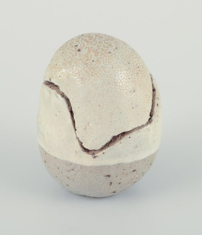 Danish studio ceramicist. Two egg-shaped unique ceramic sculptures. Divided into two parts. - 8