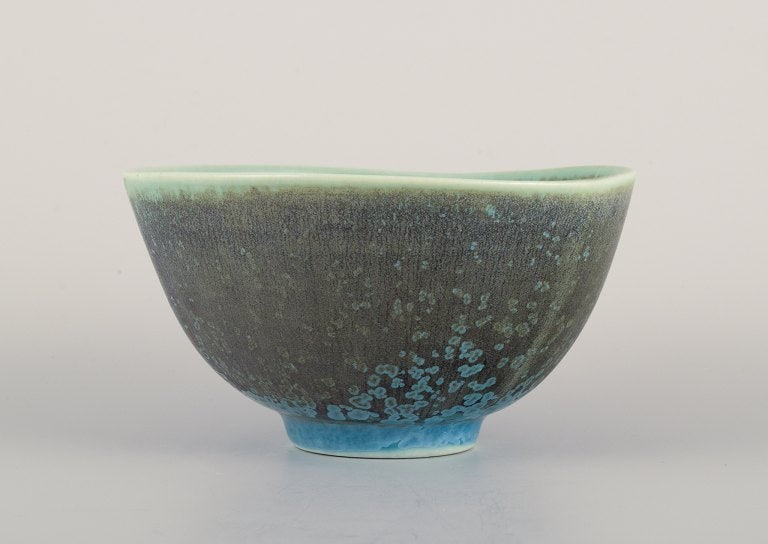Berndt Friberg for Gustavsberg, Sweden. "Selecta" ceramic bowl in eggshell glaze with blue and green - 3
