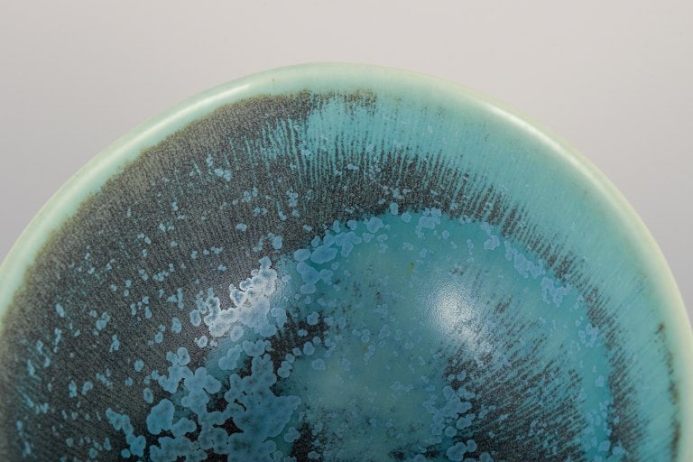 Berndt Friberg for Gustavsberg, Sweden. "Selecta" ceramic bowl in eggshell glaze with blue and green - 4
