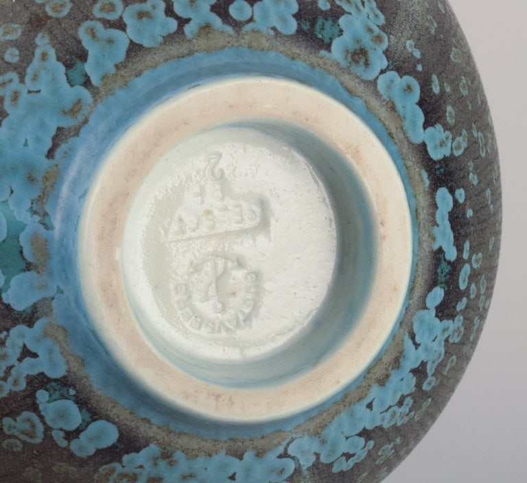 Berndt Friberg for Gustavsberg, Sweden. "Selecta" ceramic bowl in eggshell glaze with blue and green - 8