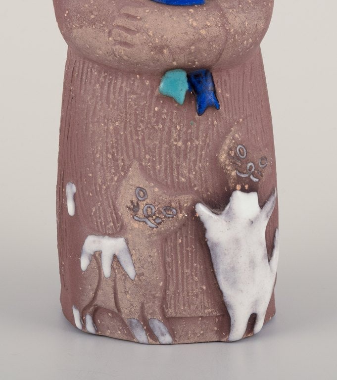 Mari Simmulson for Upsala Ekeby. Ceramic figurine of a girl with two cats. - 6