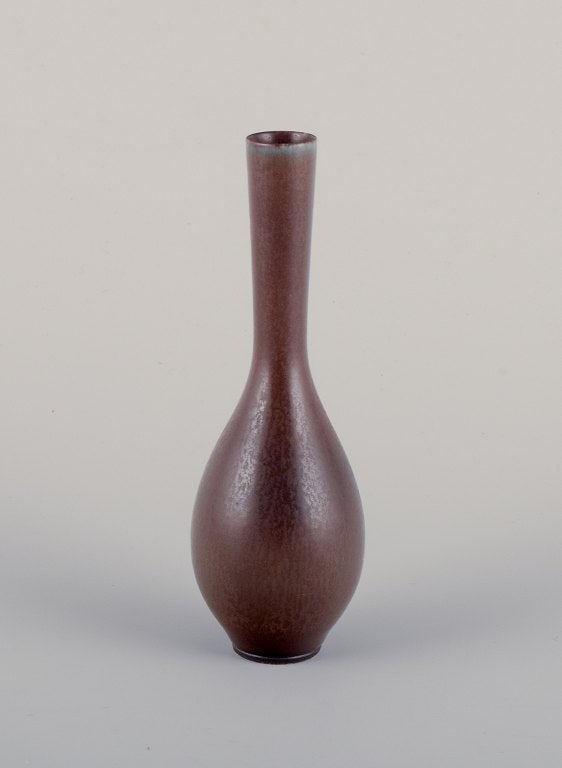 Berndt Friberg for Gustavsberg, Sweden. Unique Studiohand ceramic vase in brown tones. - 2