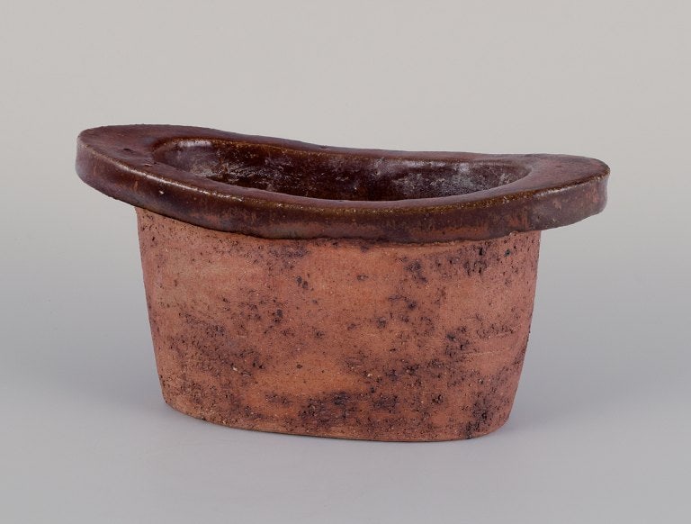 Curt Magnus Addin, own workshop, Swedish ceramic artist. Unique oval ceramic vase in a modernist - 4