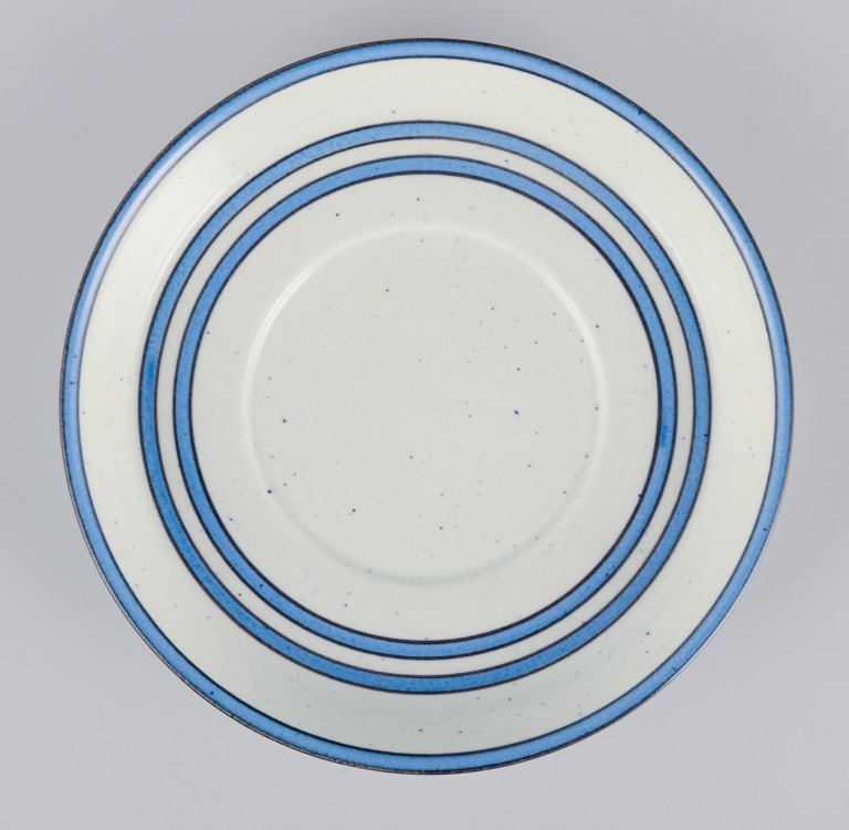 Stig Lindberg for Gustavsberg. A set of four "Dart" stoneware coffee cups and saucers, along with a - 4