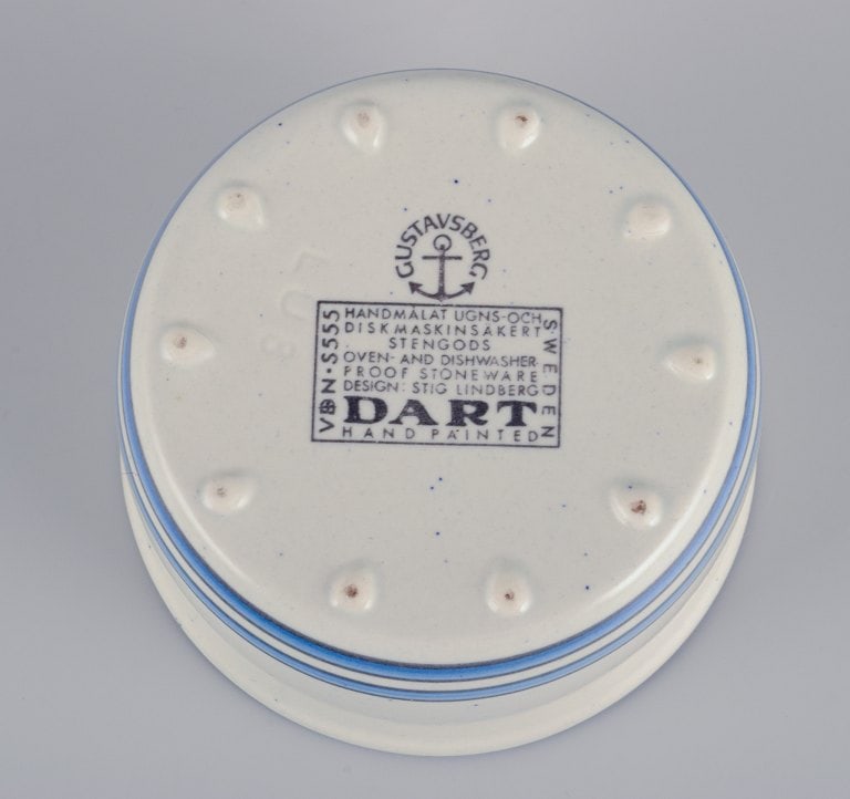 Stig Lindberg for Gustavsberg. A set of four "Dart" stoneware coffee cups and saucers, along with a - 7