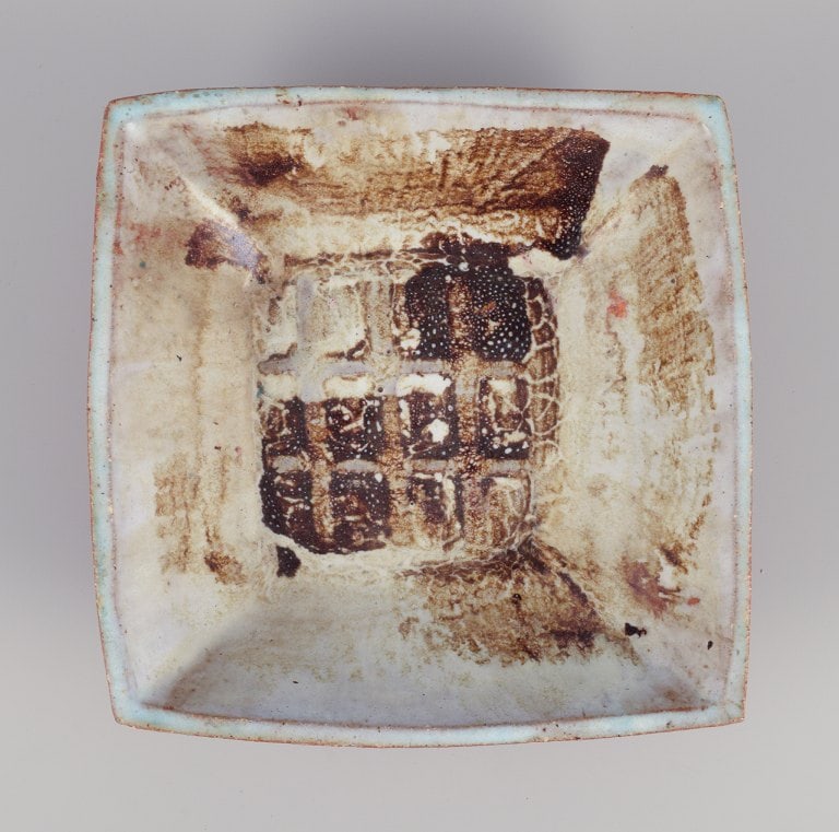 Curt Magnus Addin, own workshop, Swedish ceramic artist. Large square bowl with an abstract design. - 2