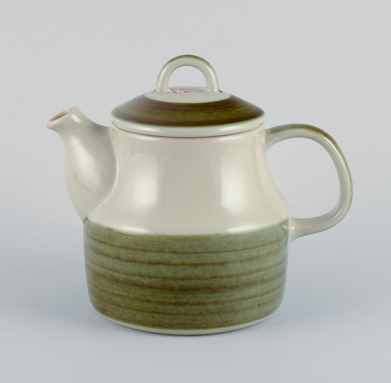 Marianne Westman for Rörstrand, "Maya", a teapot and creamer. - 2