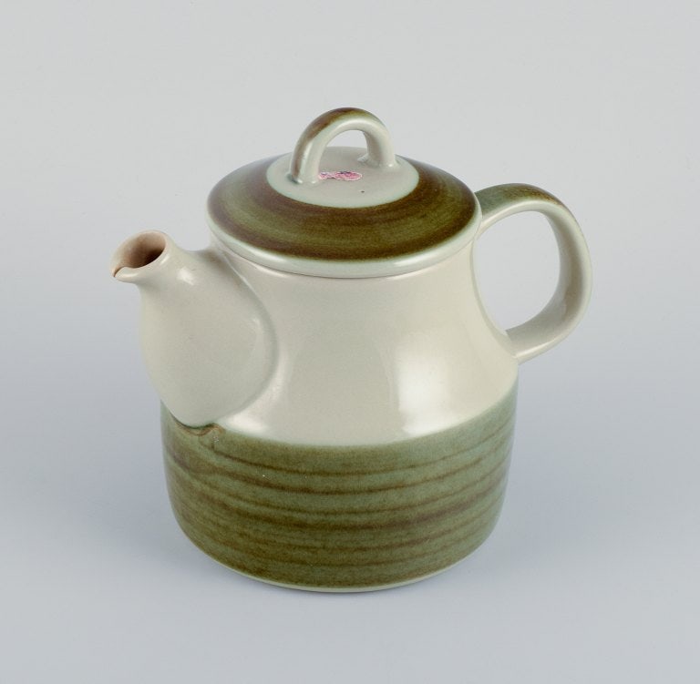 Marianne Westman for Rörstrand, "Maya", a teapot and creamer. - 3