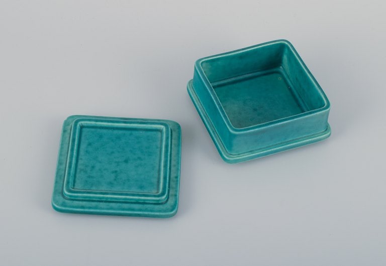 Wilhelm Kåge (1889-1960) for Gustavsberg, Sweden. Square Art Deco lidded box in ceramic with - 2