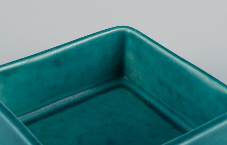 Wilhelm Kåge (1889-1960) for Gustavsberg, Sweden. Square Art Deco lidded box in ceramic with - 4