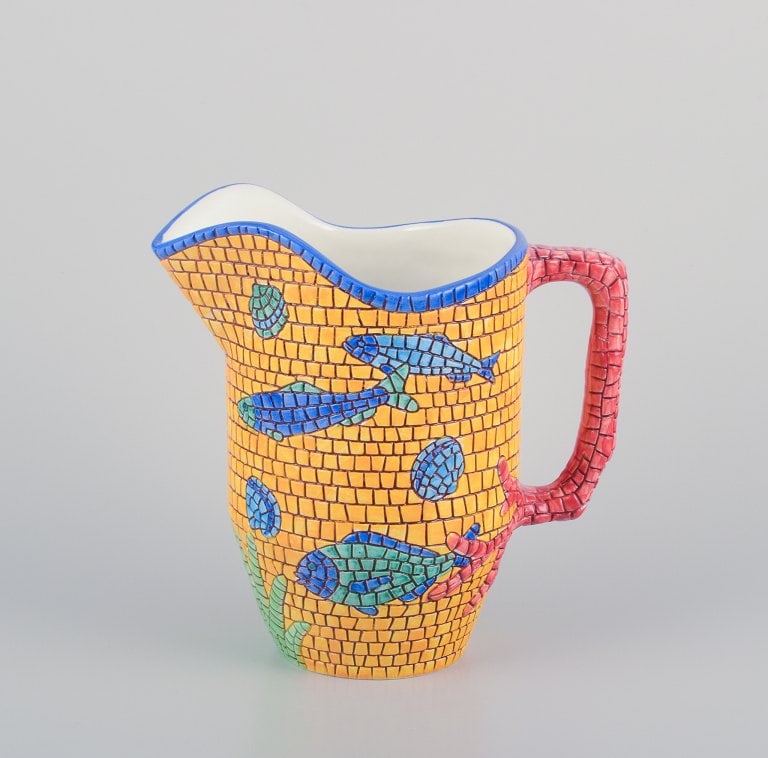 Vietri, Italy. Set of four large mugs and a large pitcher in ceramic. Decorated with fish and sea - 5