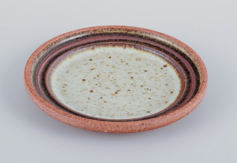 Stouby Keramik, Denmark, a set of six small handmade ceramic vases and six plates. - 3